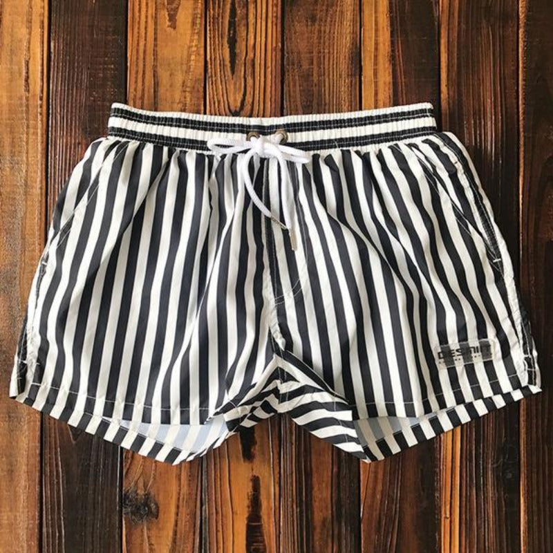 Szorty kąpielowe męskie w paski, idealne do pływania i na plażę. Must-have na lato i wakacje.