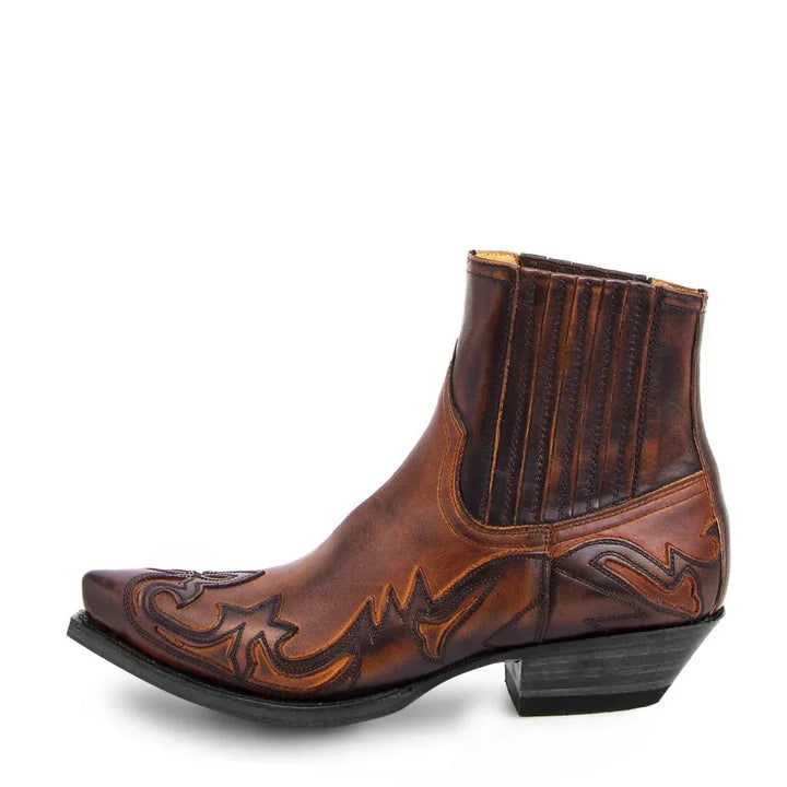 Modne męskie buty kowbojki zimowe, styl western. Wytrzymałe obuwie męskie na jesień i zimę, komfortowe na co dzień.