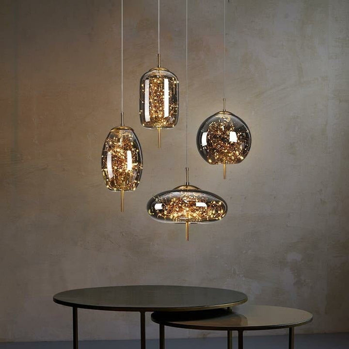 Elegancka lampa sufitowa z przezroczystym kloszem Wróżki. Oświetlenie do sypialni.