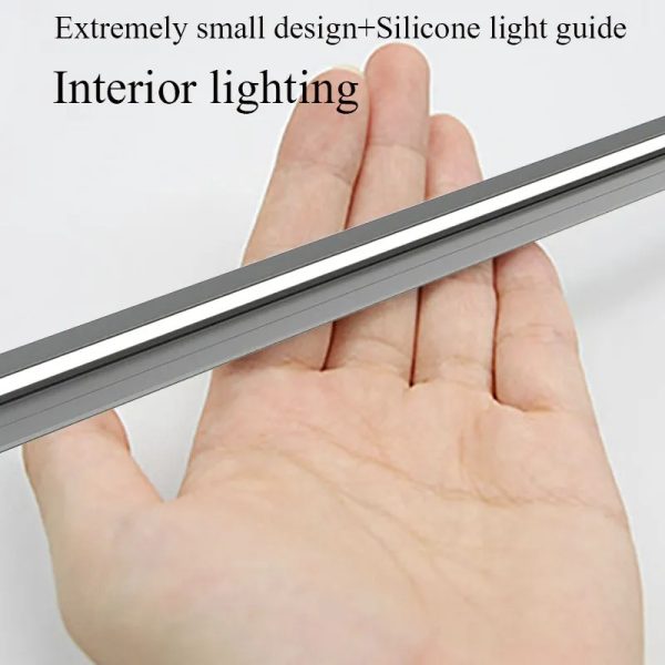 Profil aluminiowy LED pod szafki o kącie 45 stopni prezentujący smukły profil oświetlenia meblowego