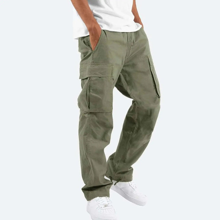 Luźne męskie spodnie cargo streetwear w stylizacji casual