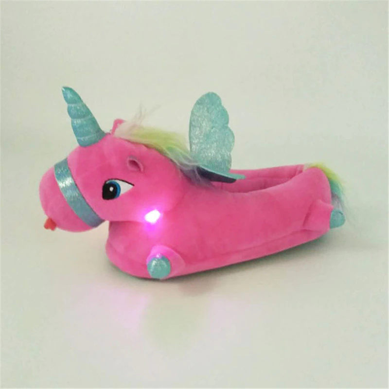 Unisex kapcie jednorożec LED z miękkim futerkiem i magicznym światłem. Komfortowe, domowe pantofle dla kobiet i dzieci.