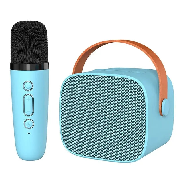Kompaktowy mini system karaoke z bezprzewodowym mikrofonem, doskonały do zabawy i śpiewania.