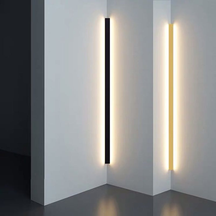 Nowoczesna, minimalistyczna lampa ścienna LED, idealna do sypialni lub salonu.