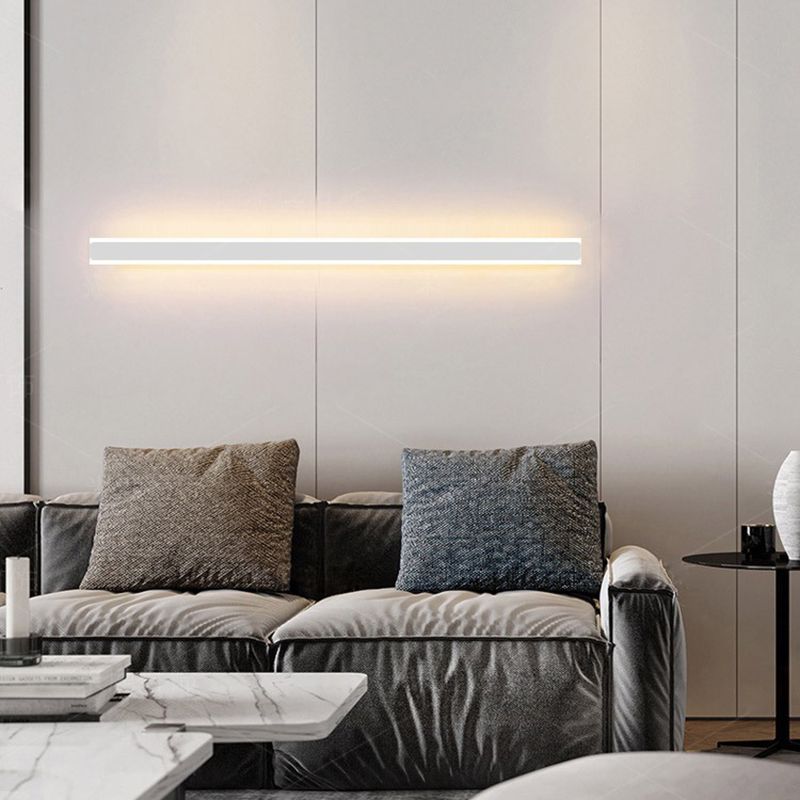 Elegancka lampa ścienna LED, minimalistyczny design do każdego nowoczesnego wnętrza.
