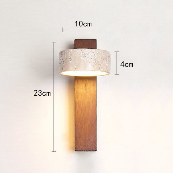 Elegancka lampa ścienna LED. Obrotowa oprawa z trawertynu i drewna. Naturalne materiały do nowoczesnych wnętrz.