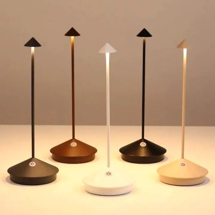 Lampa stołowa LED, jasne, energooszczędne światło, minimalistyczna metalowa oprawa.
