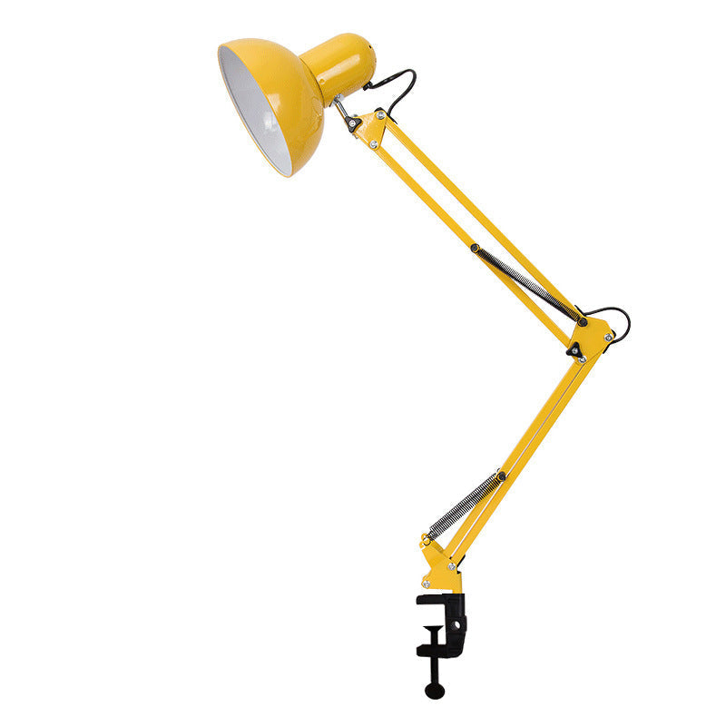 Metalowa, regulowana lampa biurkowa z długim ramieniem i klipsem, trwała i funkcjonalna.