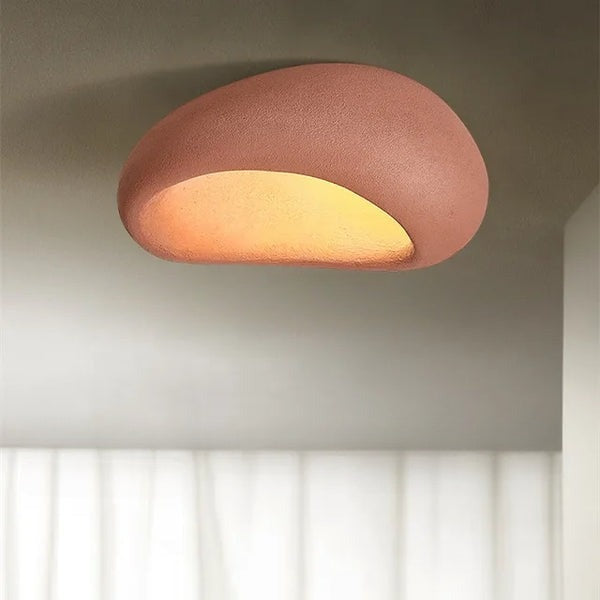 Elegancka lampa sufitowa Wabi-Sabi. Subtelna dekoracja i oświetlenie do minimalistycznych wnętrz.