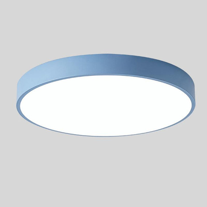 Elegancka, okrągła lampa sufitowa LED. Minimalistyczna dekoracja sufitowa i funkcjonalne światło.