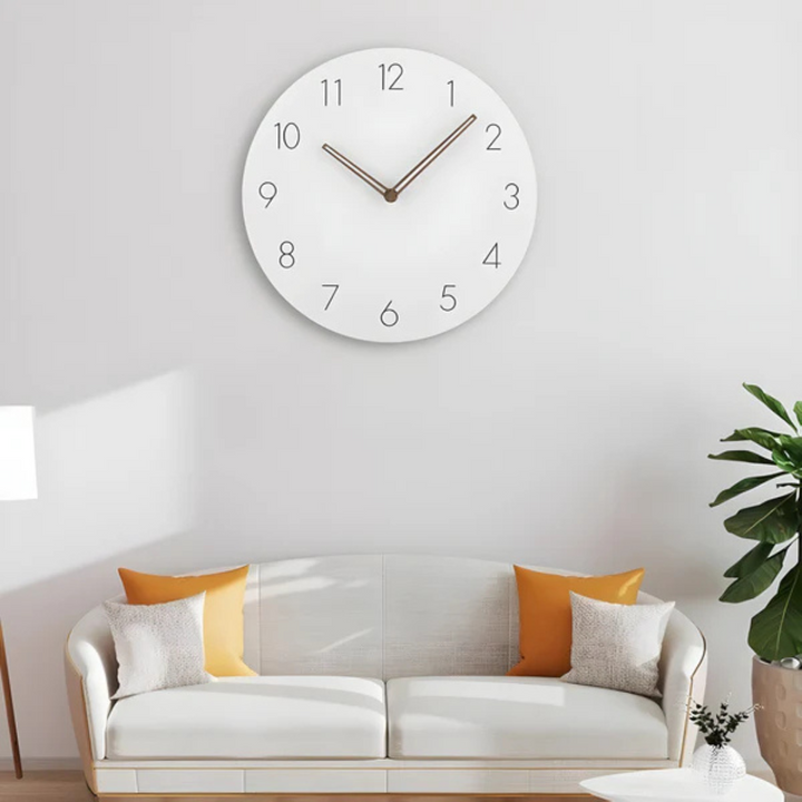 Drewniany zegar ścienny z cichym mechanizmem. Minimalistyczny design do salonu, biura, domowej dekoracji.