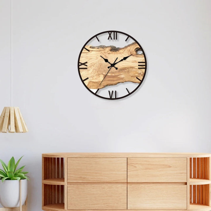 Minimalistyczny przezroczysty zegar ścienny do salonu. Nowoczesny design, cichy mechanizm kwarcowy.