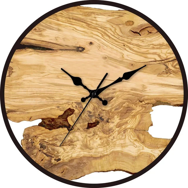 Cichy przezroczysty zegar ścienny kwarcowy. Nowoczesny, minimalistyczny element dekoracyjny do home decor.