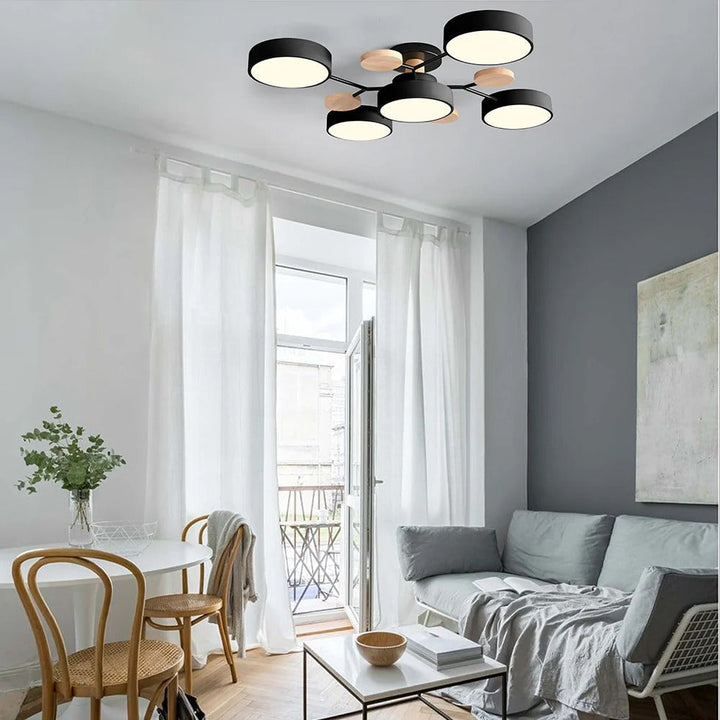Nowoczesna lampa wisząca wkomponowana w elegancki wystrój przedpokoju