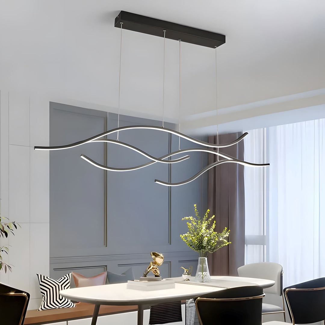 Efektowne oświetlenie salonu za pomocą designerskiej lampy wiszącej