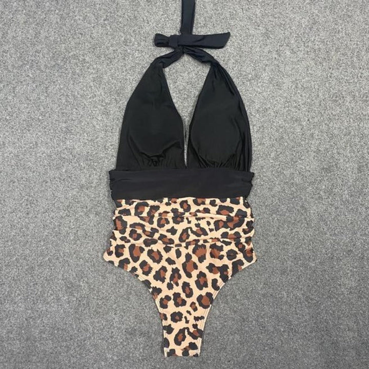 Sexy damskie monokini w panterkę, wzorzyste i modne, doskonałe do opalania.