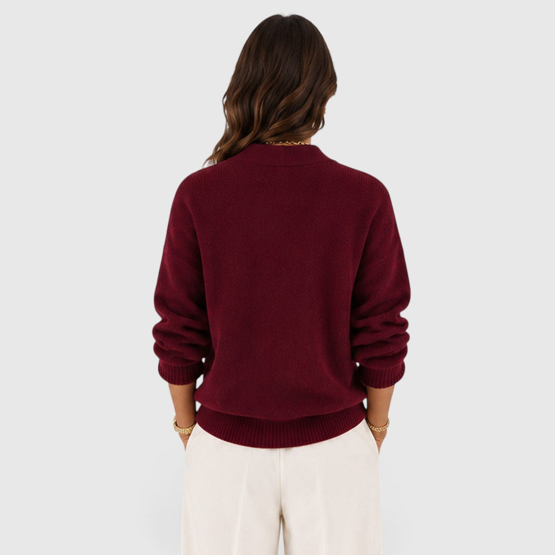 Modny sweter damski o luźnym kroju, elegancka odzież damska smart casual