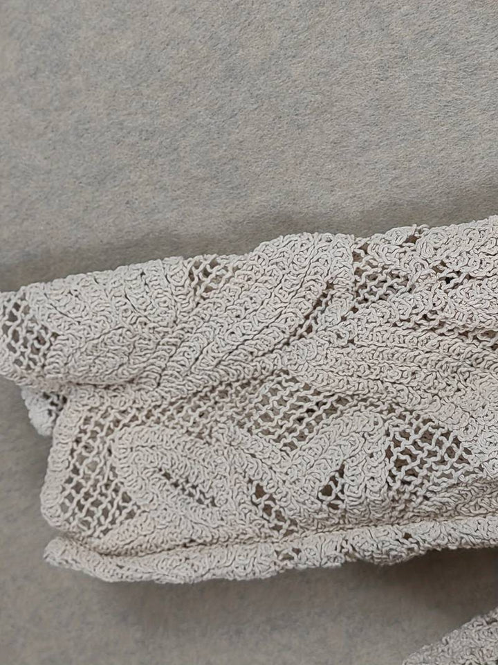 Stylowa damska koszula morelowa z długim rękawem. Komfortowa i elegancka bluzka do biura i na wieczorne wyjścia.
