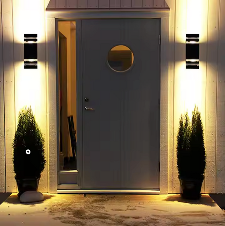 Designerska, aluminiowa lampa ścienna zewnętrzna. Wodoodporne oświetlenie podwójne na elewację, ogród.