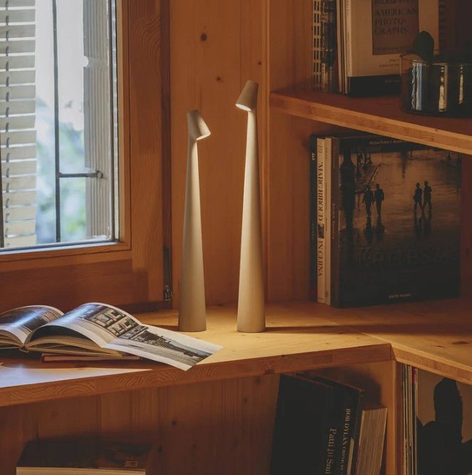 Akumulatorowa lampa stołowa LED do biurka. Bezprzewodowa z regulacją jasności dla komfortu pracy.