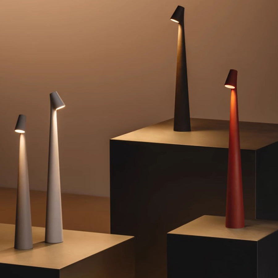 Stylowa bezprzewodowa lampa stołowa LED. Oświetlenie z aluminium, minimalistyczna dekoracja do każdego pokoju.