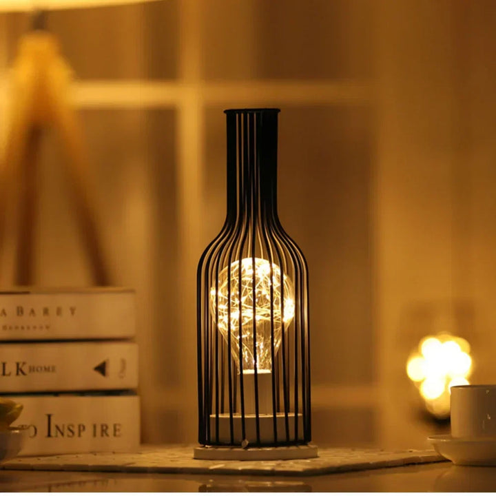 Stylowa bezprzewodowa lampka LED, nowoczesne oświetlenie stołowe. Akumulatorowa, dekoracyjna i funkcjonalna.