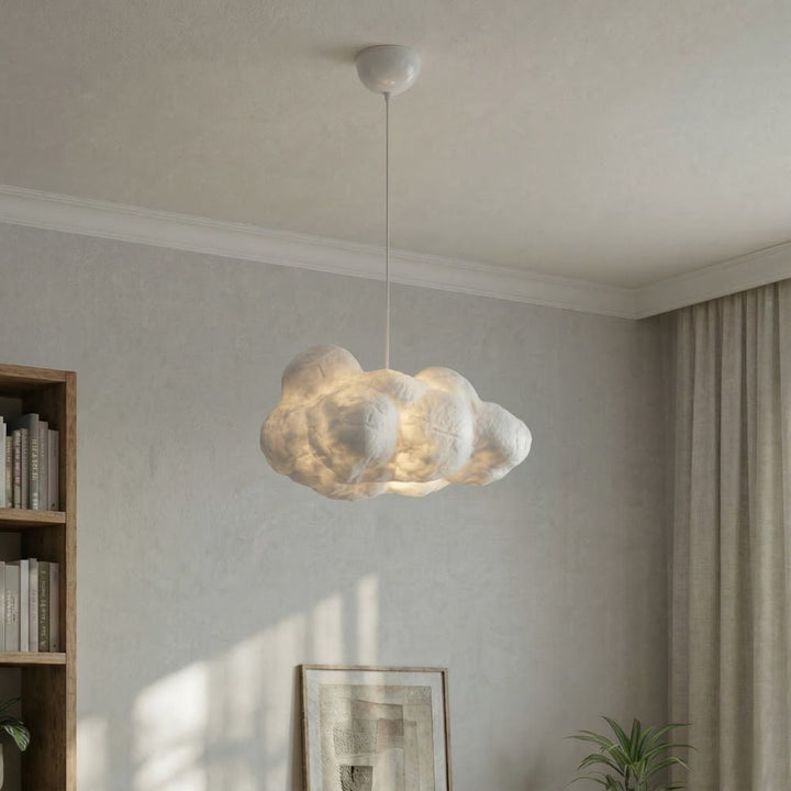 Lampa sufitowa Cloud biała, nowoczesne oświetlenie tworzące przytulną atmosferę w sypialni.