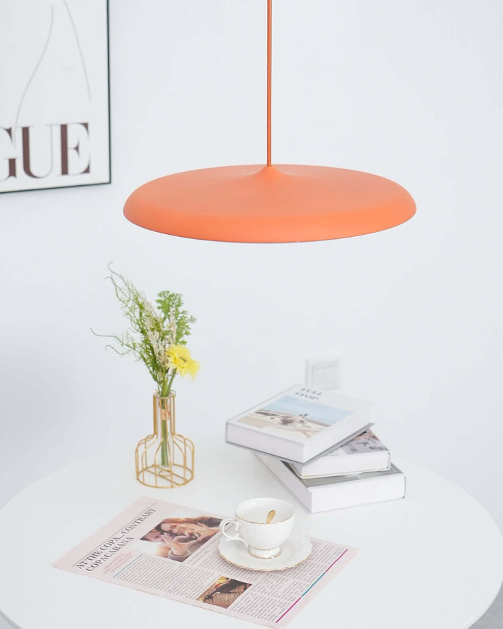 Kolorowa designerska lampa sufitowa LED, nowoczesne oświetlenie do pokoju młodzieżowego.