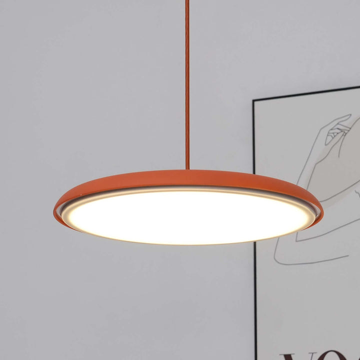 Lampa LEDowa sufitowa, nowoczesne oświetlenie do sypialni, tworzące przytulny klimat.