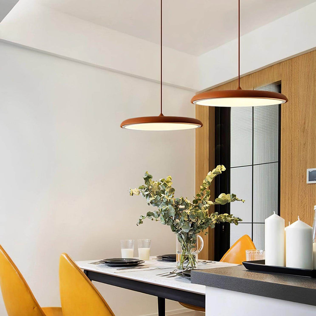 Lampa sufitowa LED w geometrycznym kształcie, minimalistyczne oświetlenie wnętrz.