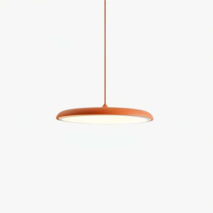 Cienka lampa sufitowa LED, nowoczesne oświetlenie o dyskretnym, ale efektywnym designie.