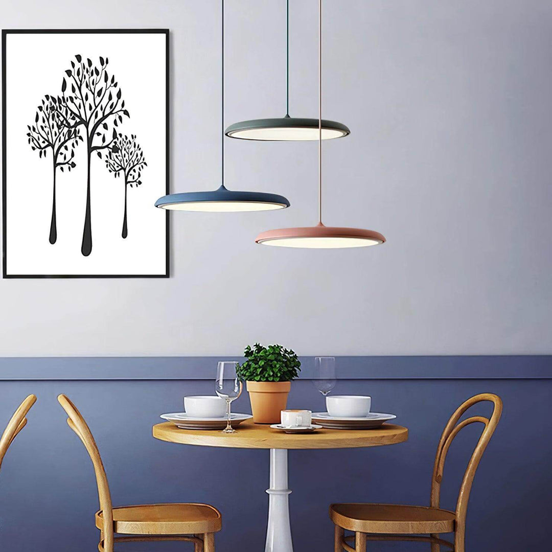 Elegancka lampa LED sufitowa, designerska dekoracja do każdego nowoczesnego domu.