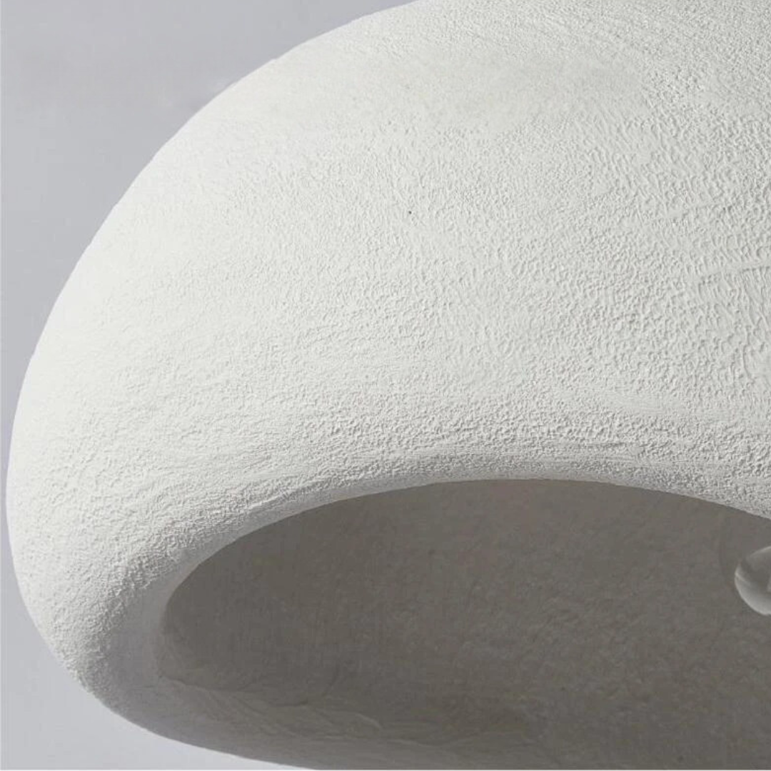 Designerska lampa sufitowa. Podkreśla nowoczesny styl wnętrza. Eleganckie oświetlenie.