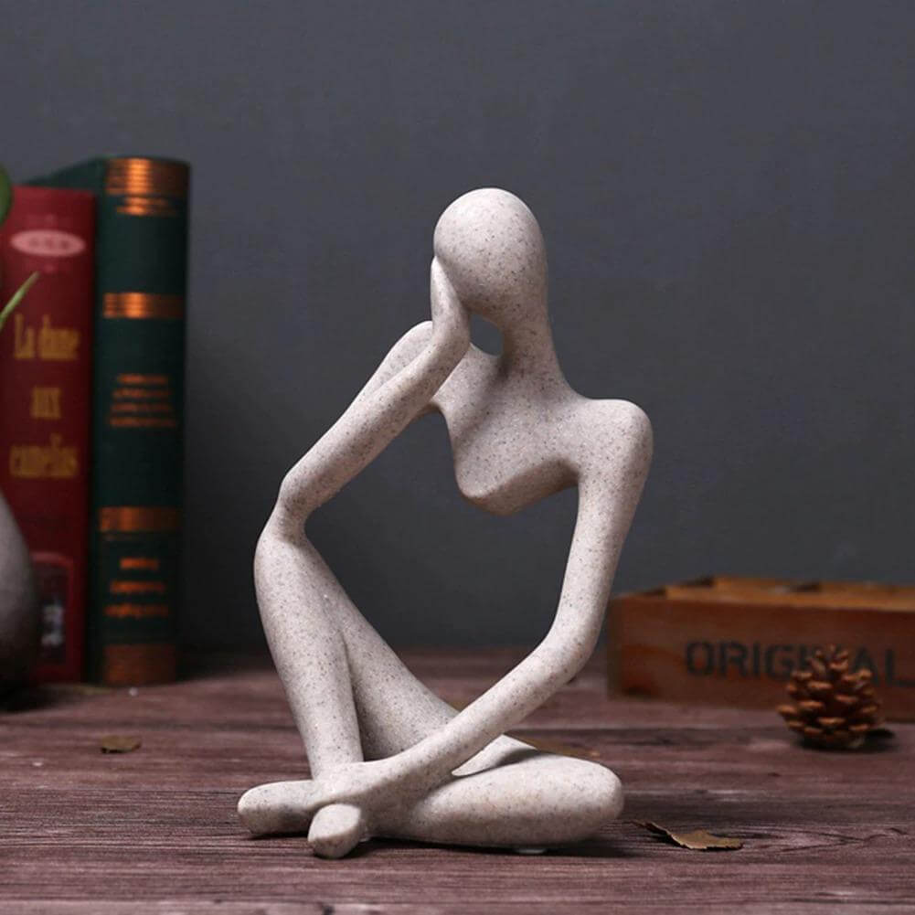 Nowoczesna figurka "Myśliciel" z żywicy, idealna dekoracja do nowoczesnych wnętrz.