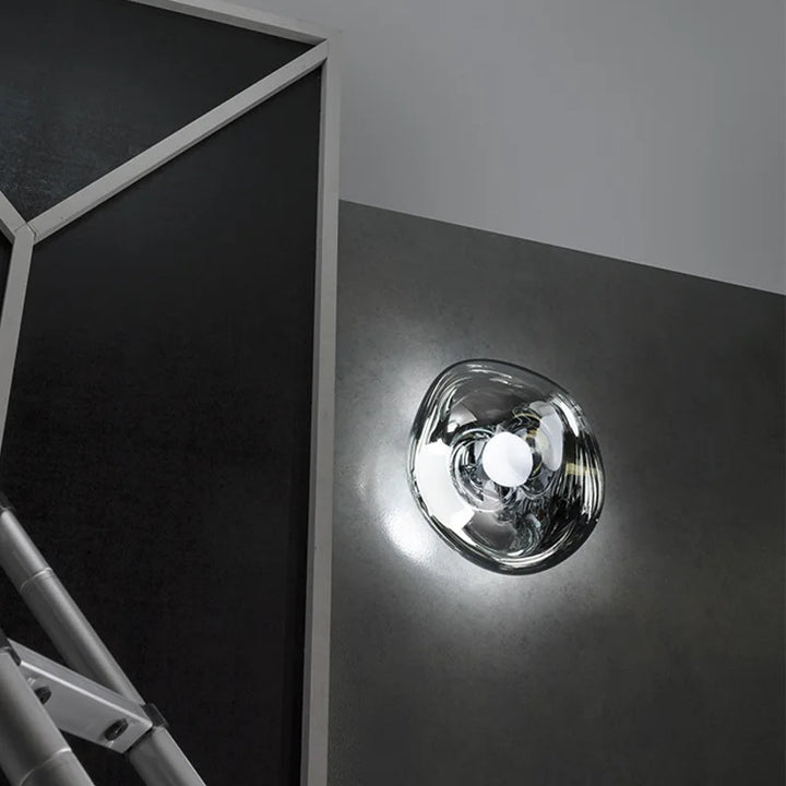 Elegancka lampa ścienna Lava, nowoczesny design. Skandynawskie oświetlenie do każdego wnętrza.