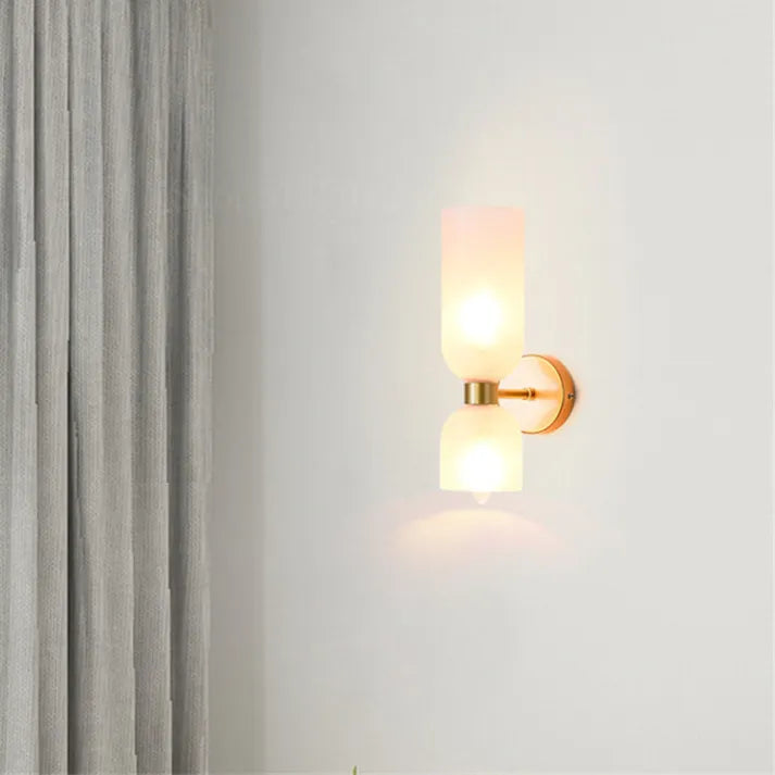 Lampa ścienna LED do przedpokoju, sypialni. Nowoczesne, energooszczędne oświetlenie wnętrz.