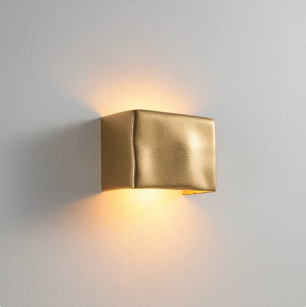 Lampa LED ścienna kostka, wodoodporna. Minimalistyczne oświetlenie góra/dół do wnętrz i elewacji domu.