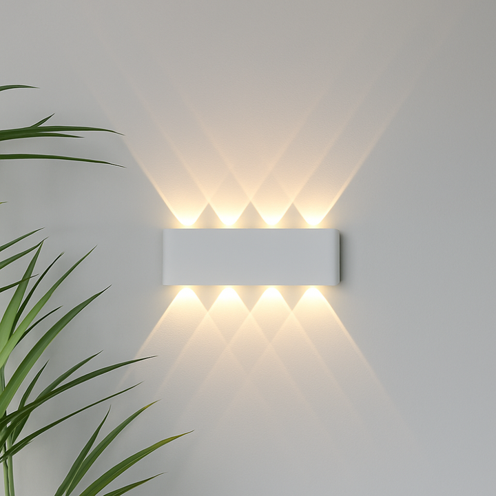 Wytrzymała lampa ścienna LED IP65, doskonała do oświetlenia zewnętrznego domu i nowoczesnych wnętrz.