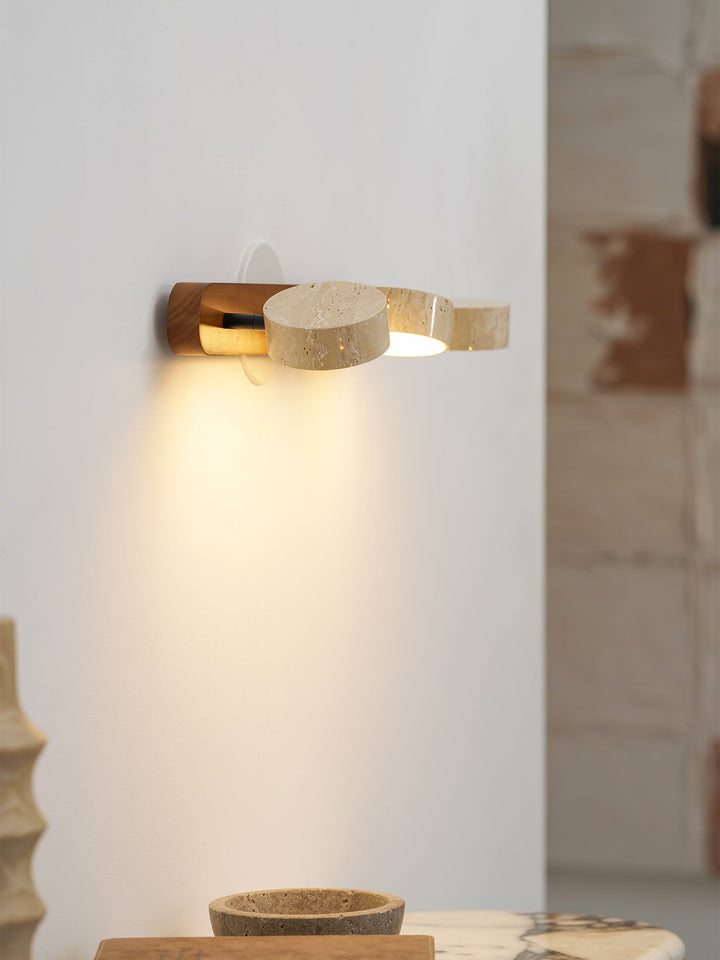 Wielopunktowa lampa LED na ścianę, do efektownego oświetlenia.