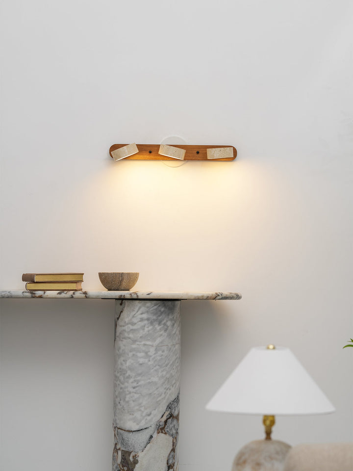 Dekoracyjna lampa LED ścienna, dodająca charakteru wnętrzu.