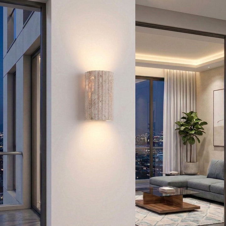 Minimalistyczna, nowoczesna lampa ścienna LED. Kinkiet z ciepłym światłem do wnętrza w stylu design.