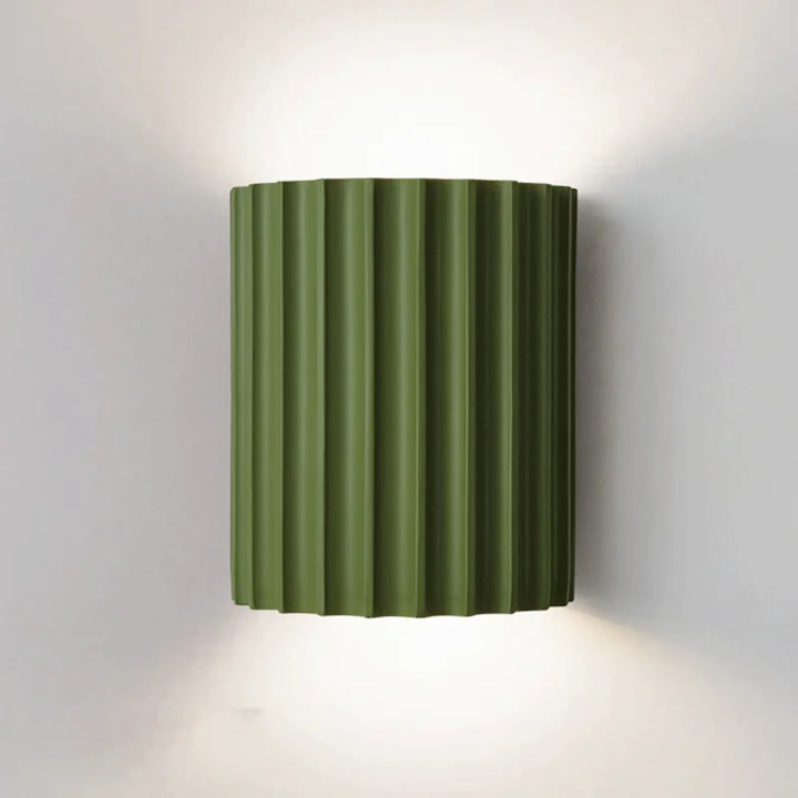 Elegancka nowoczesna lampa ścienna z żywicy, oświetlenie LED, dekoracja wnętrz.