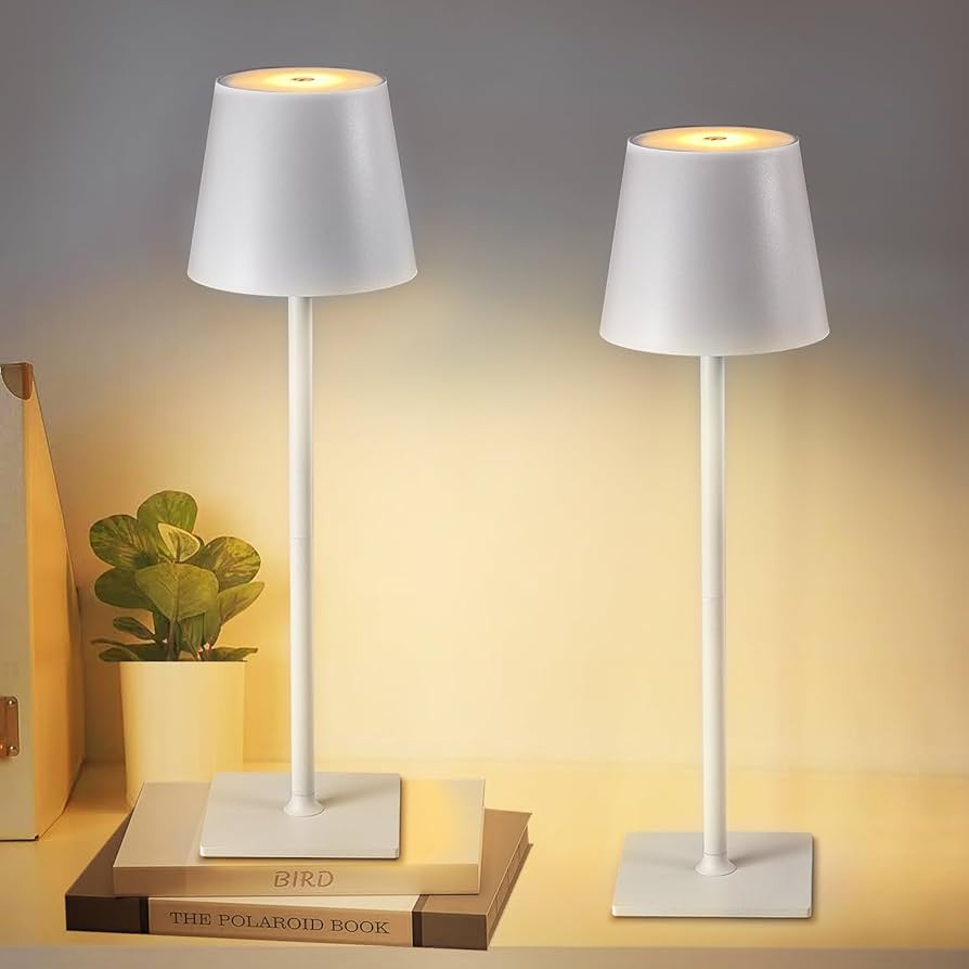 Skandynawska lampa stołowa LED akumulatorowa, bezprzewodowa, ładowana, idealna jako dekoracja sypialni.