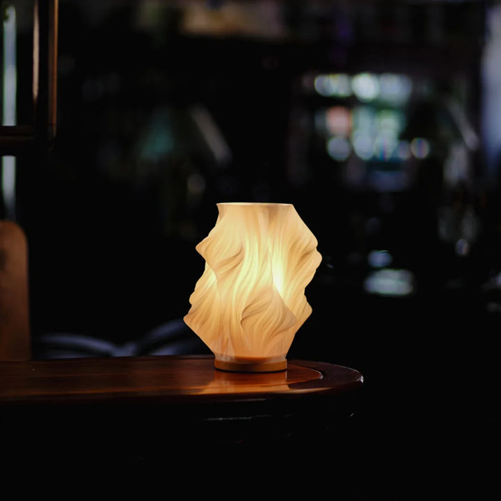 Lampa stołowa LED z regulowaną jasnością, nowoczesne i przytulne oświetlenie do biura i sypialni.