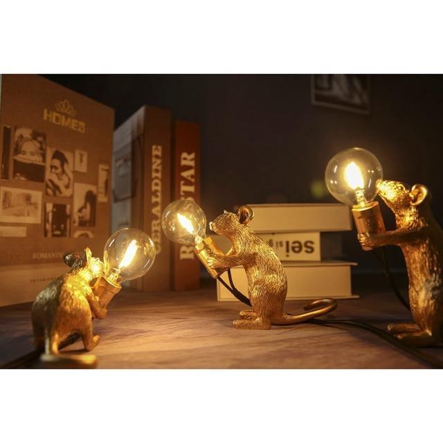 Nowoczesna lampa stołowa dekoracyjna. Szklana kula z elementami złota. Stylowy dodatek do każdego wnętrza.