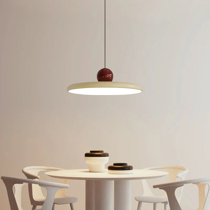 Metalowa lampa sufitowa, nowoczesny design Bauhaus. Idealna dekoracja i oświetlenie do minimalistycznego wnętrza.