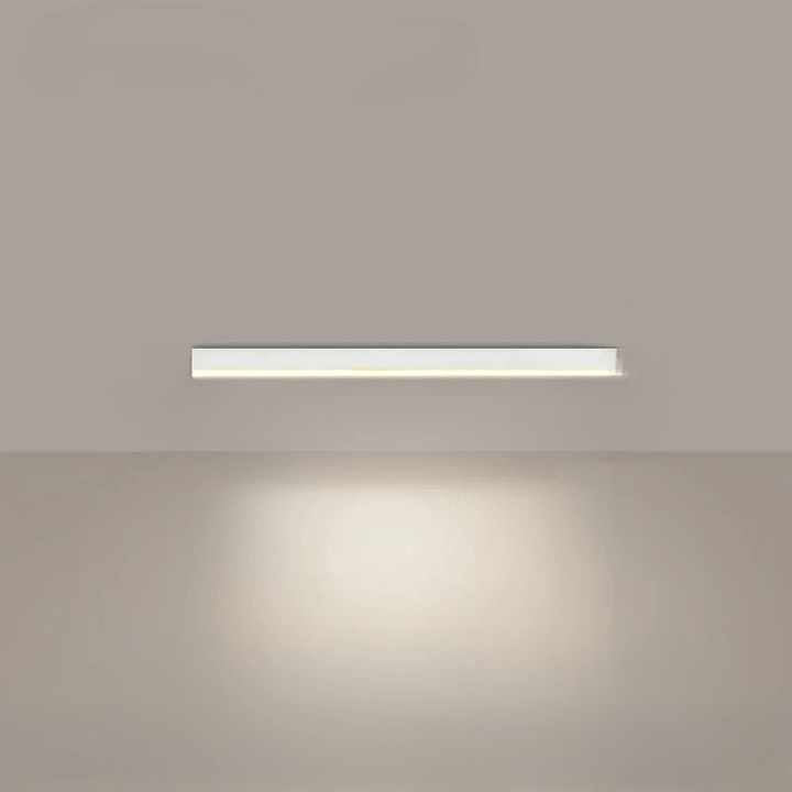 Czarna nowoczesna lampa sufitowa LED, minimalistyczny design, jasne światło.