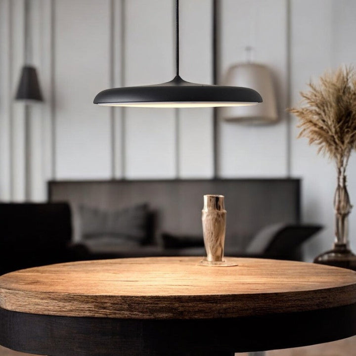 Designerska lampa sufitowa LED dysk, nowoczesne oświetlenie, idealna do salonu.