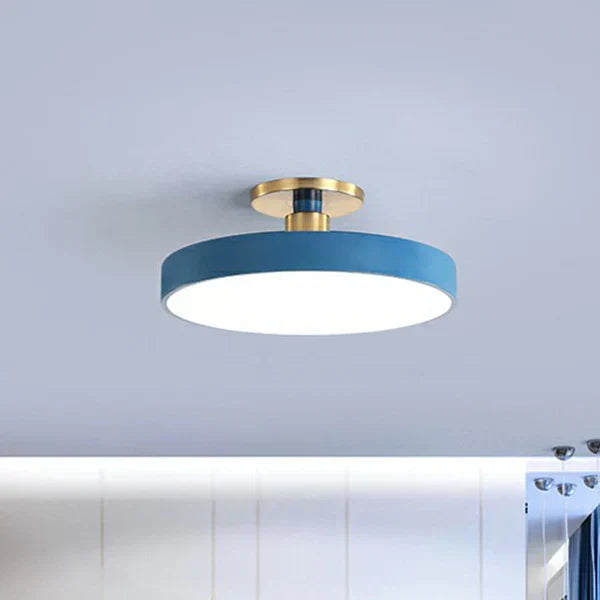 Lampa sufitowa LED, akryl i metal. Skandynawska estetyka, nowoczesne oświetlenie domowe do salonu lub sypialni.