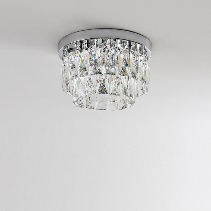 Designerska lampa sufitowa LED z kryształami, zapewnia efektowne i jasne oświetlenie.